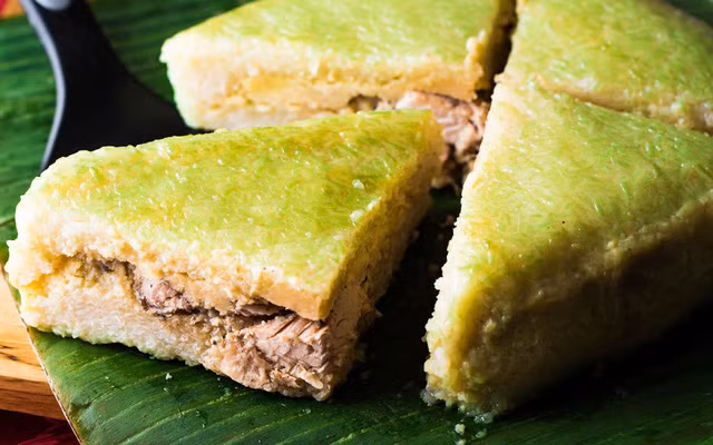 Lượng calo và tinh bột quá lớn trong bánh chưng có thể tích tụ dần thành các mô mỡ trong cơ thể. Ngày Tết, ăn nhiều bánh chưng có thể khiến cân nặng của bạn tăng lên nhanh chóng.