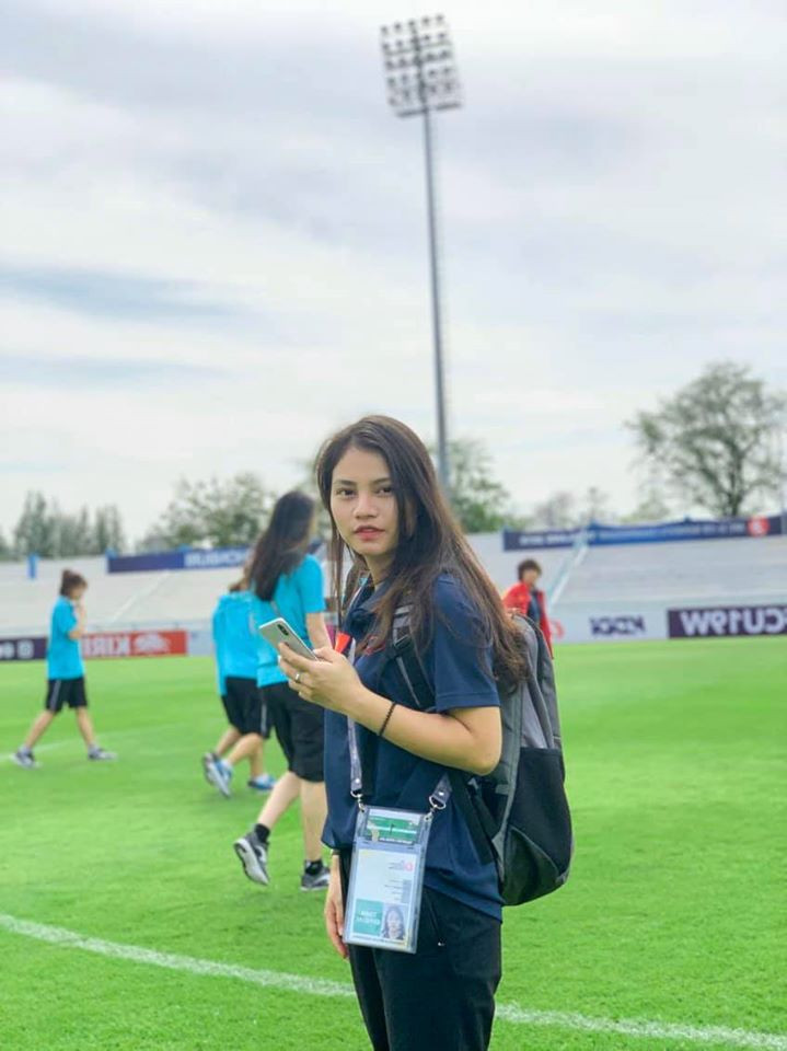 Tháng 10 vừa qua, Hoàng Tú Anh là thành viên của đội tuyển U19 nữ Việt Nam tham dự Vòng chung kết U19 nữ châu Á 2019 tại Myanmar. Cô được giới thiệu với vai trò bác sĩ.