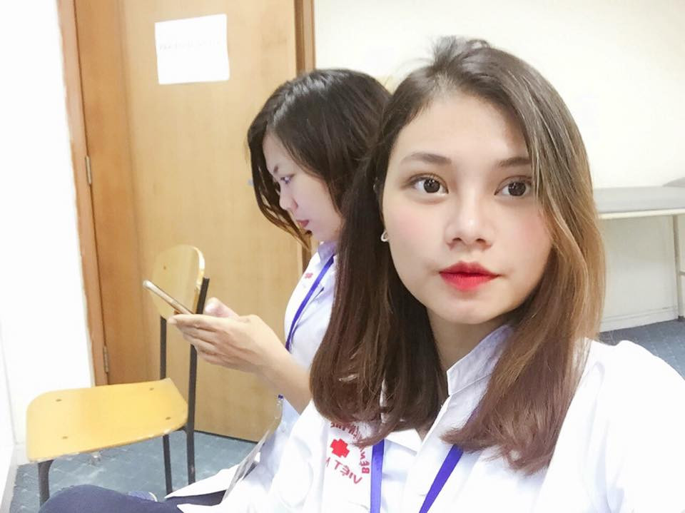 Theo thông tin giới thiệu tại trang cá nhân, Tú Anh để trạng thái còn độc thân.