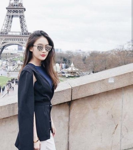 Phoiphailin Sivilay sở hữu nét đẹp thanh khiết, rạng ngời đậm chất Á Đông.