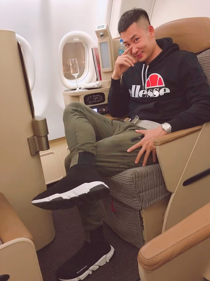 Phong cách thời trang năng động, trẻ trung của nam diễn viên được đánh giá cao. Ảnh: FBNV, Internet. Video "Minh Hằng chia sẻ về phong cách thời trang". Nguồn: VTC.