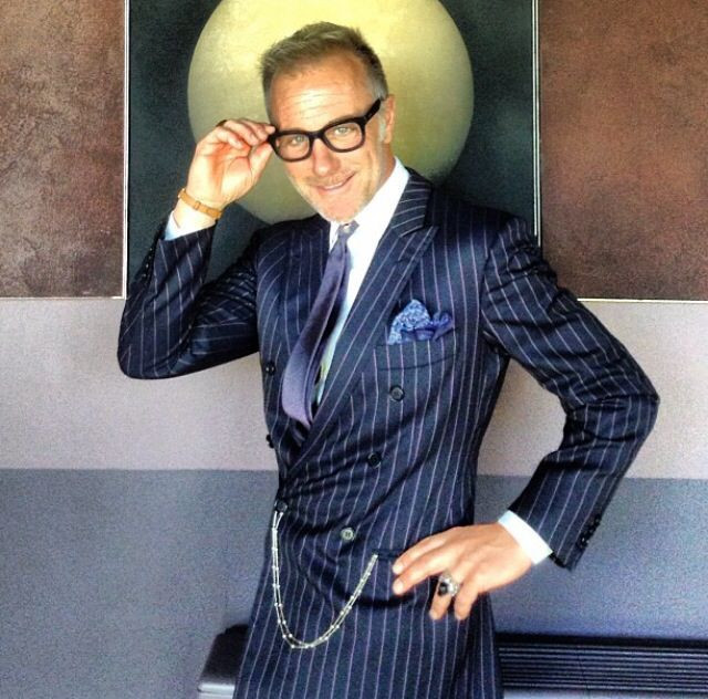 Điều đáng ngưỡng mộ về ông không chỉ là thân hình chẳng kém gì các chàng trai trẻ, mà còn là cuộc sống xa xỉ với những chiếc du thuyền hạng sang, phi cơ riêng và những chuyến du lịch đắt đỏ.