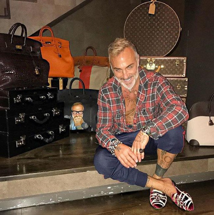 Phong cách thời trang của quý ông triệu phú cực kỳ đa dạng.