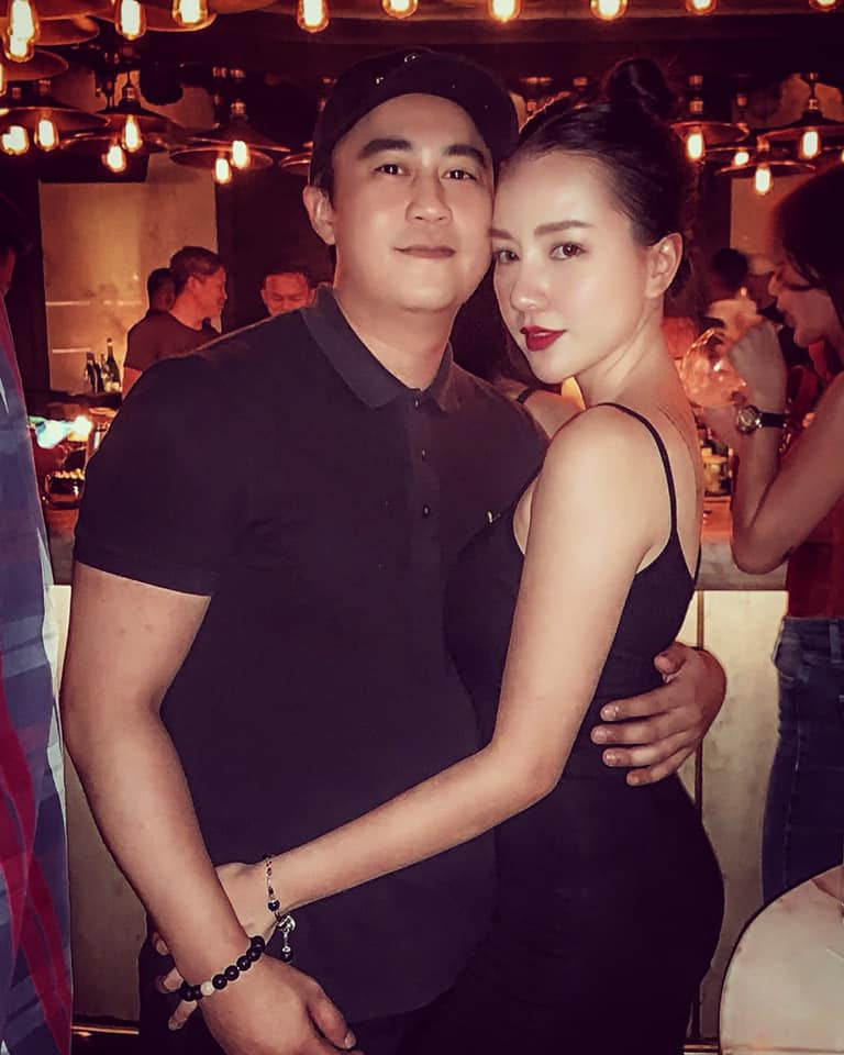 Màu đen là gam màu được cặp đôi đặc biệt yêu thích.