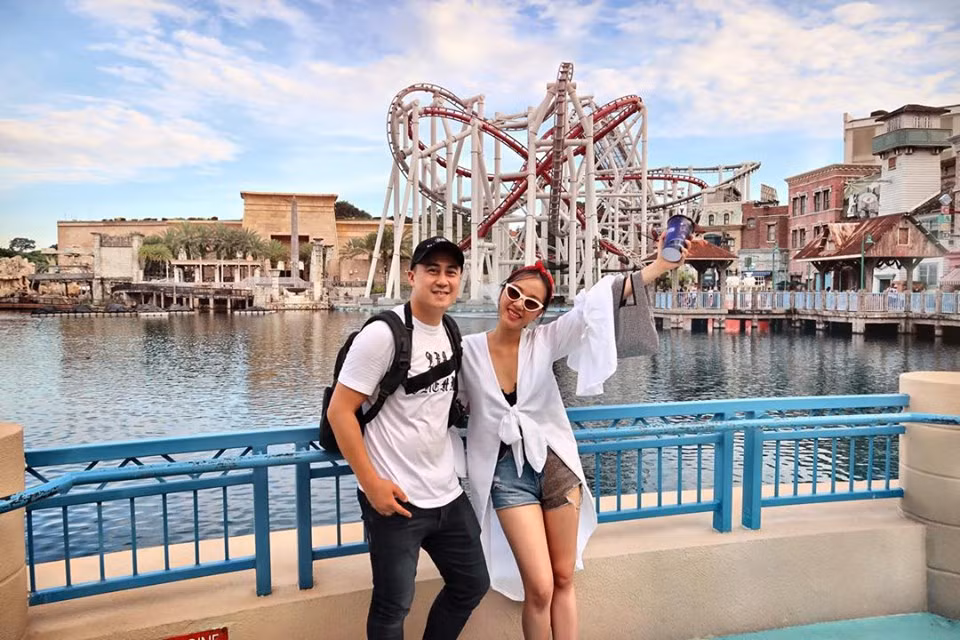 Cả hai thường mặc trang phục cùng tông màu mỗi khi đi cùng nhau.