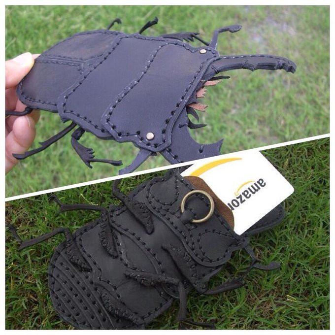 Các mẫu túi xách độc đáo này được làm rất công phu. Hai nghệ sĩ cho biết chi tiết trên từng sản phẩm mất gần 3 tuần tới một tháng để thực hiện.