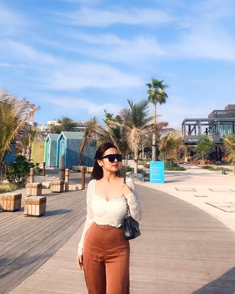 Chuộng gu thời trang nóng bỏng, quyến rũ nhưng Hồng Nhung phản đối việc khoe thân quá lố.