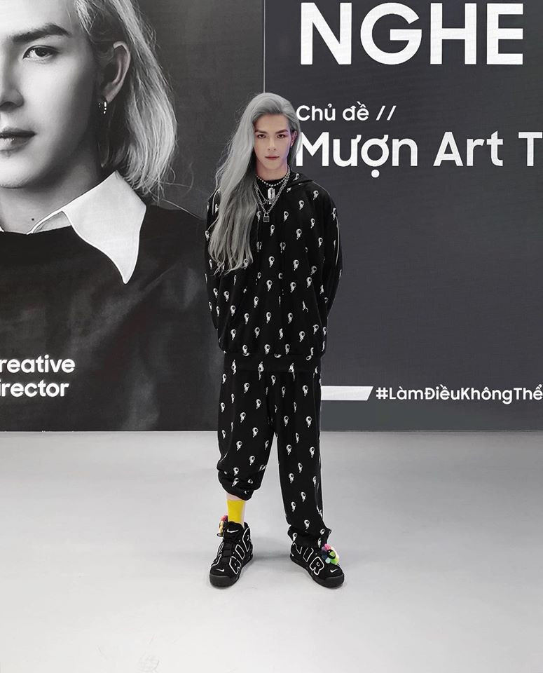 Gu thời trang của Denis Đặng thiên về màu đen.