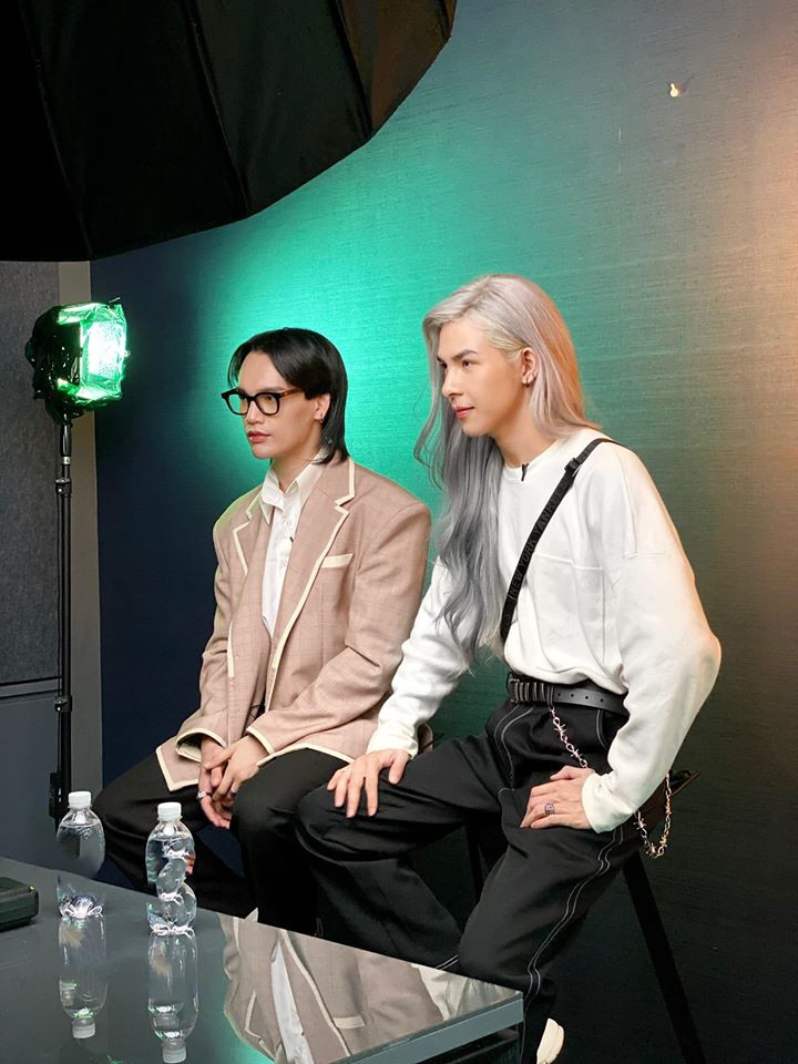 Cách phối đồ đơn giản mà chất lừ của Denis Đặng khiến người hâm mộ thích thú.