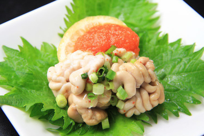 Có rất nhiều cách để chế biến Shirako, thông thường nó sẽ được làm sushi hoặc sashimi, ngoài ra thì người ta còn thích ăn kiểu tempura chiên giòn.