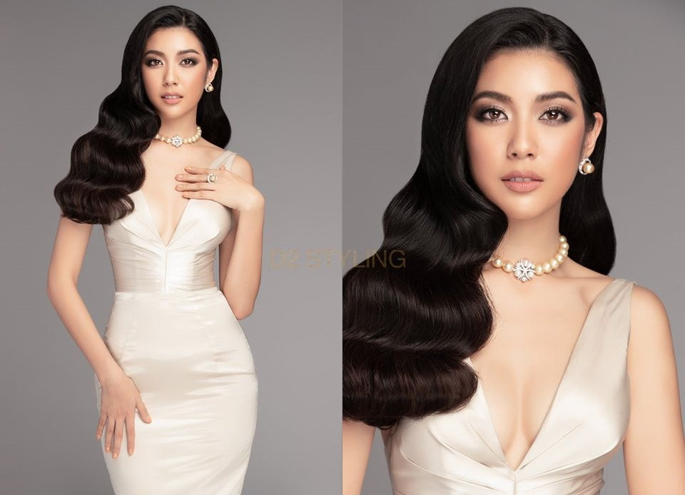 Chiếc váy nude ôm sát, với kiểu dáng rất đơn giản giúp tôn đường cong sexy và nổi bật của người đẹp sinh năm 1993.