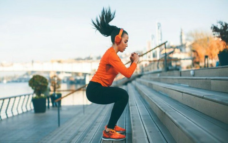 Tập thể dục đều đặn: Tập thể dục là một trong những cách hiệu quả để duy trì một cơ thể khỏe mạnh và làm giảm huyết áp. Mỗi ngày, bạn có thể tập thể dục bằng cách đạp xe, đi bộ hay đơn giản là vận động trong khi dọn dẹp nhà cửa...