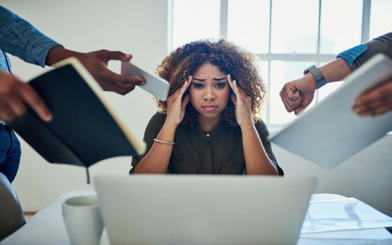Giảm stress: Stress là một trong những nguyên nhân gây tăng huyết áp. Do đó, những người bị bệnh này nên tham gia một số hoạt động như chơi thể thao, trò chuyện với bạn bè... để giữ mình luôn ở trong trạng thái bình tĩnh.