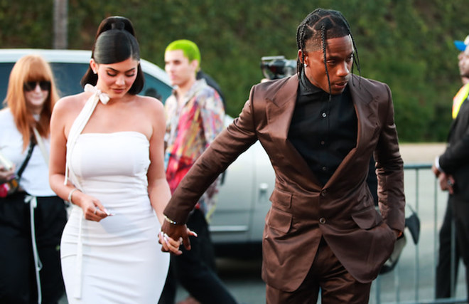 Thủa còn mặn nồng, Kylie - Travis thường xuyên xuất hiện cùng nhau tại các sự kiện và có gu thời trang cực ăn ý.