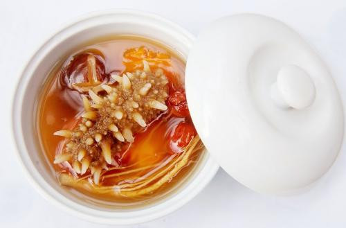 Ngoài cách ăn sống thì món đỉa biển đôi khi cũng được xào nấu chín. Bởi không phải ai cũng ăn được hải sâm sống nên nếu muốn thử vị hải sâm thì chỉ còn cách chọn món đã nấu chín mới dám ăn.