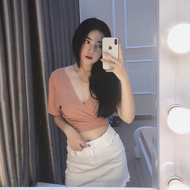 Ưu tiên của cô nàng luôn là những item khỏe khoắn nhưng vẫn khoe được nét gợi cảm.