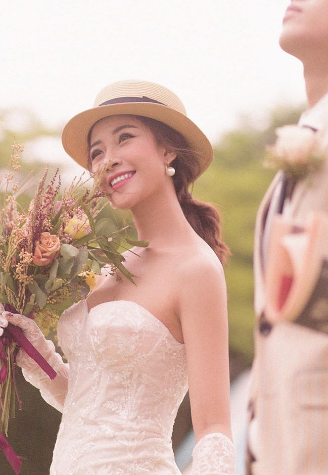 Cách phối đồ của Nhật Linh khá đa dạng, lúc thì năng động, trẻ trung, khi lại sang chảnh, trưởng thành, già dặn.