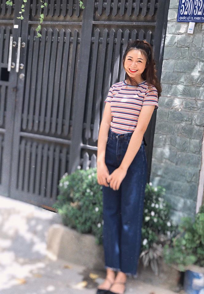 Áo phông và quần jean mang đến sự năng động, trẻ trung cho bạn gái Phan Văn Đức. Ảnh: FBNV. Video "Minh Hằng chia sẻ về phong cách thời trang". Nguồn: VTC.