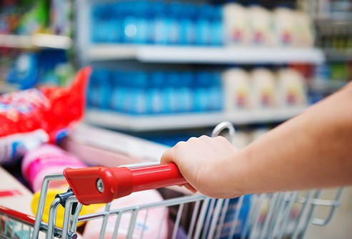 Xe mua hàng trong siêu thị: Vô số người chạm vào quai đẩy của xe mua hàng mỗi ngày, và bạn đặt đủ loại hàng hóa vào trong xe đẩy khi mua sắm. Do đó xe đẩy mua hàng có thể chứa những vi khuẩn gây tiêu chảy và đau bụng.