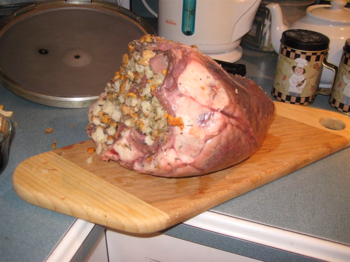 Món tim nhồi, Canada: Trên thực tế, dù về hình thức món ăn có thể khiến nhiều người không quen sẽ sợ hãi nhưng đây là một món ăn rất thú vị.