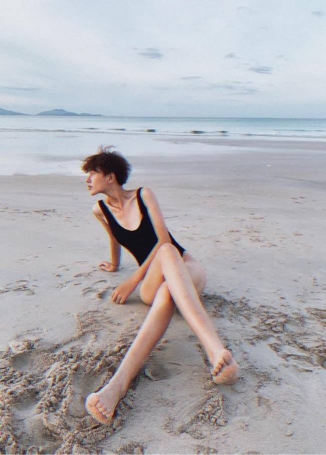 Người mẫu đình đám làng chân dài Việt nhận được giá đi khách gần 4.000 USD khoảng hơn 80 triệu.