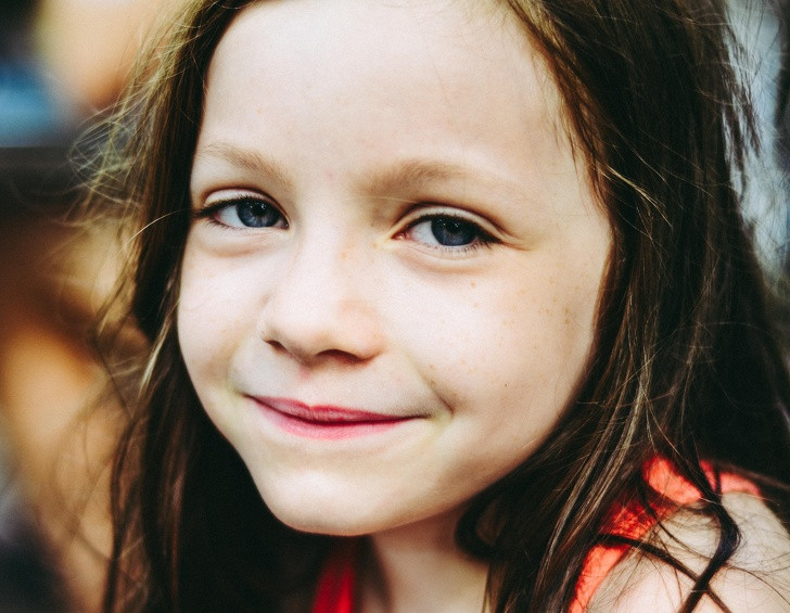 Chỉ cần trẻ hạnh phúc, không cần quá thành đạt: Trong khi hầu hết các bà mẹ nước ngoài khoe khoang về điểm số con cái thì các bà mẹ Hà Lan lại quan tâm con mình cảm nhận như thế nào. Để thành công, con trẻ phải hạnh phúc, tự giác, năng động, độc lập và có mối quan hệ tích cực với gia đình và bạn bè. Theo họ, chỉ có cảm giác hạnh phúc này mới có thể dẫn đến những thành công. 