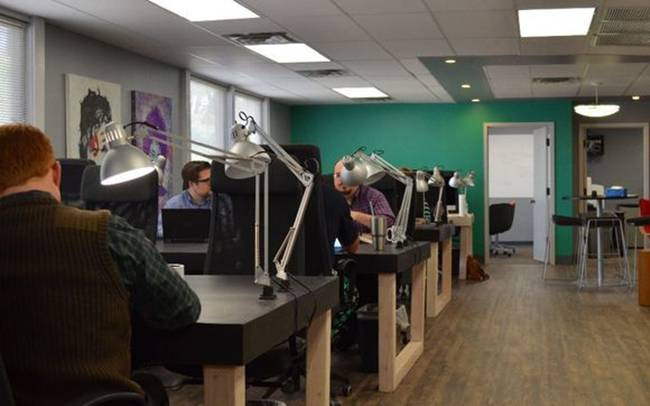 Ứng viên phải trên 18 tuổi và có thể chuyển tới Tulsa trong vòng 6 tháng. Sau khi được chọn, người nộp đơn phải đồng ý sống ở Tulsa ít nhất 1 năm.