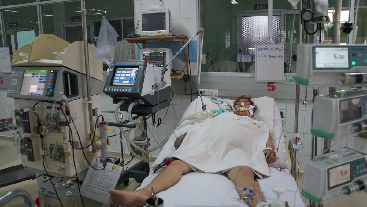 Sốt xuất huyết: Theo thông tin từ Bệnh viện Bệnh Nhiệt đới Trung ương, thời điểm này, số bệnh nhân mắc sốt xuất huyết (SXH) trên địa bàn Hà Nội và các tỉnh lân cận vào điều trị tăng cao, do tháng 9 đến tháng 12 hàng năm thường là cao điểm của dịch bệnh này ở miền Bắc.