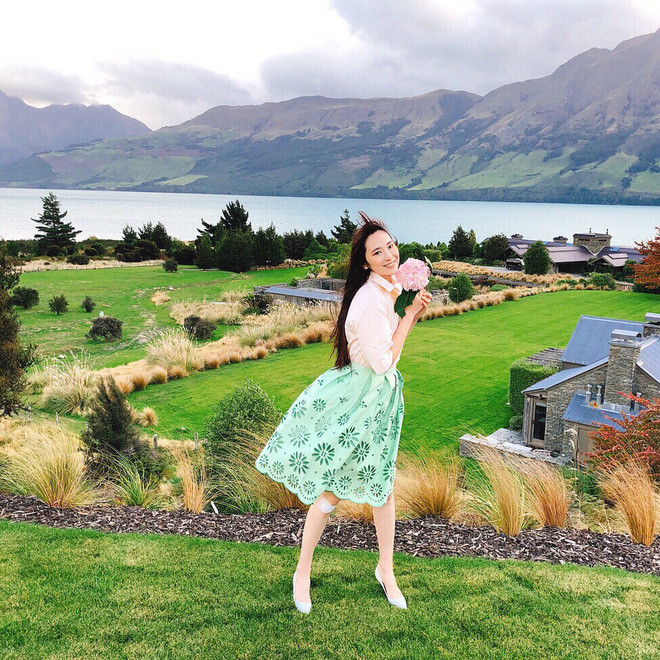 Mỹ nhân 41 tuổi có phong cách thời trang sang chảnh và bắt mắt.