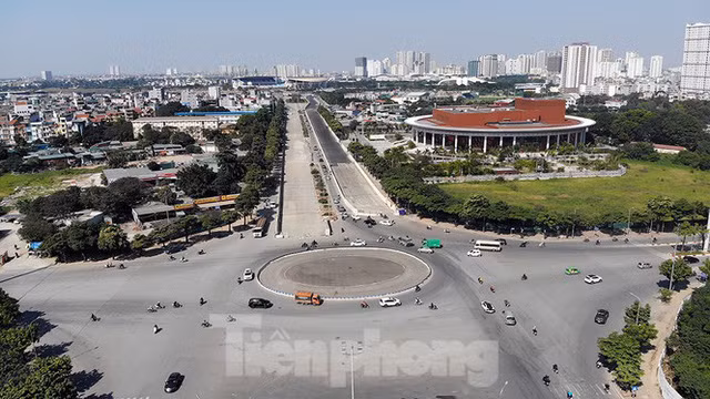 Điểm quay đầu của đường đua nơi gần với đại lộ Thăng Long.