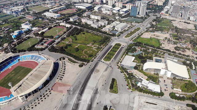 Điểm quay đầu phía ngược lại ở đường Lê Đức Thọ, Hồ Tùng Mậu.