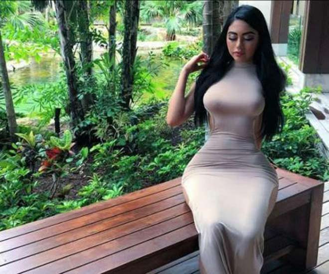 Trên mạng xã hội, Jailyne cũng bị không ít người cho là đã đụng dao kéo để có thân hình đáng kinh ngạc như hiện tại. Tuy nhiên, cô cũng tỏ ra không mấy quan tâm đến những lời chê bai ấy.