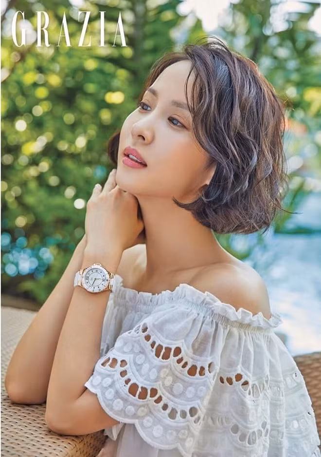 Nhờ sở hữu nhan sắc ngọt ngào cùng làn da mịn màng không tì vết nên Jo Yeo Jung luôn gây chú ý trong những bộ hình tạp chí. Thậm chí, cô còn trở thành đại sứ thương hiệu cho rất nhiều hãng mỹ phẩm chăm sóc da. Video "Bí quyết làm đẹp của sao Việt". Nguồn: VTC.