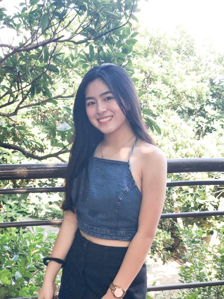 Kim cũng khá chuộng các kiểu áo yếm gợi cảm. Ảnh: Internet. Video "Minh Hằng chia sẻ về phong cách thời trang". Nguồn: VTC.