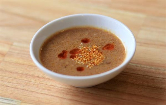 Tương Bần Hưng Yên có hương vị khó diễn giải ăn với món gì cũng cực ngon.