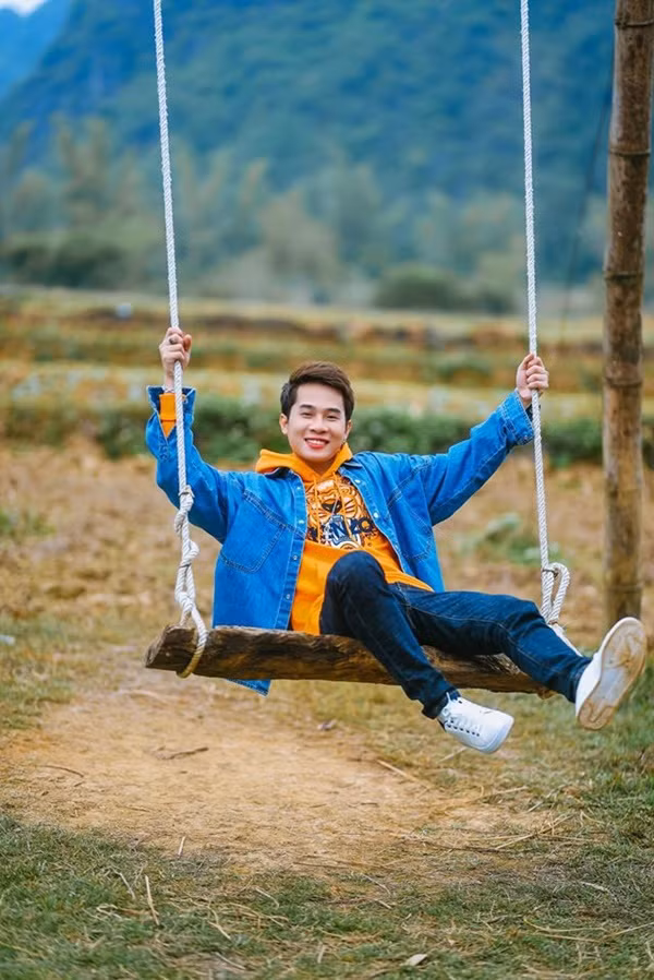 Sau hai bản hit đình đám Sóng gió, Bạc phận liên tục lọt top 1 trending youtube, hai cái tên Jack và K-ICM bỗng chốc trở thành hiện tượng trên mạng xã hội.