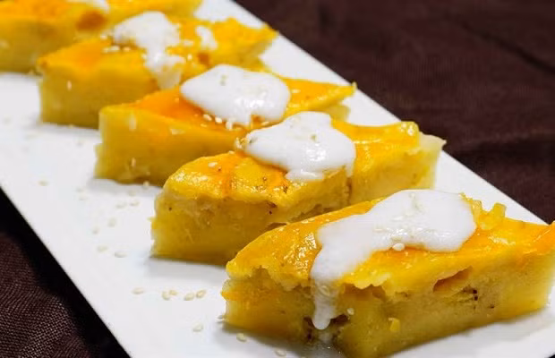 Bánh chuối hấp: Đây là một món ăn vặt miền Nam được nhiều người yêu thích. Nguyên liệu chính để làm ra chiếc bánh này là chuối sứ, dừa nạo, bột gạo, bột năng, nước cốt dừa.