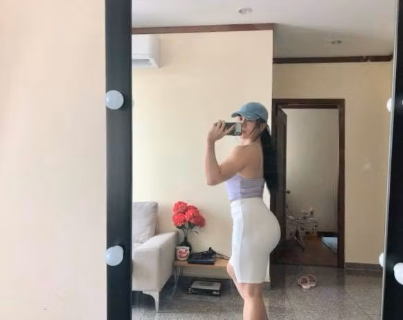 Phong cách thời trang gợi cảm của hot girl làng gym Việt chẳng kém cạnh Kim siêu vòng ba.