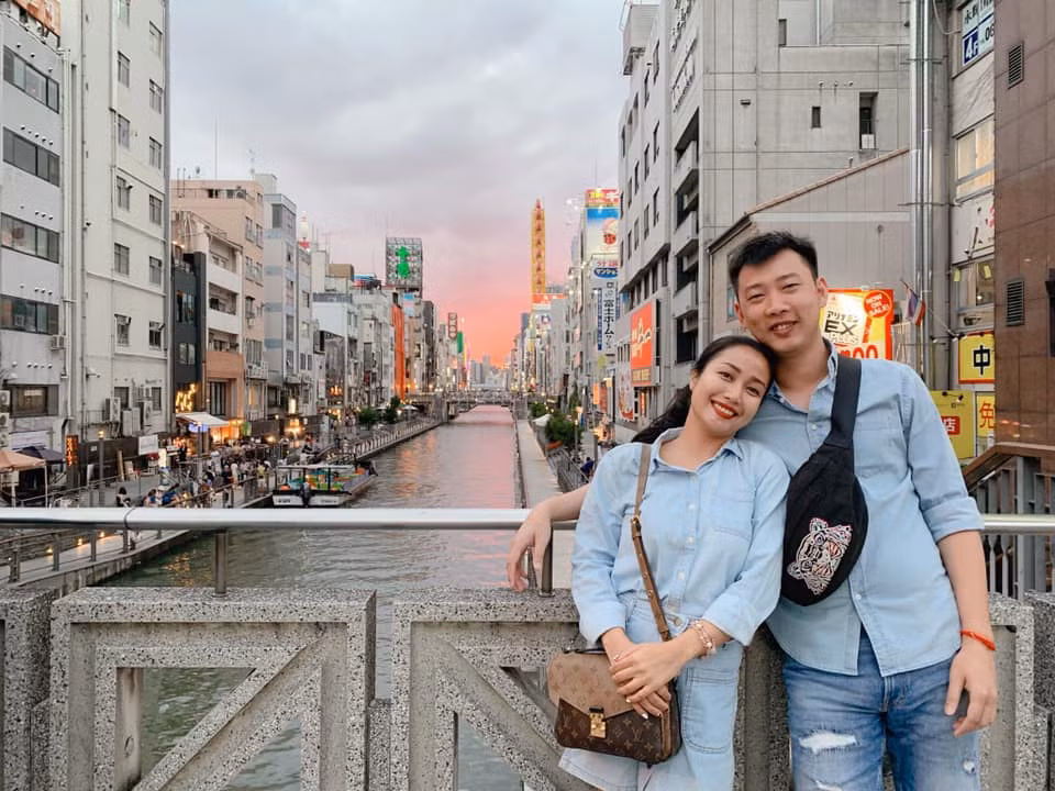 Nữ diễn viên hết sức chú trọng chuyện làm đẹp bởi là người của công chúng, cô cần giữ cho mình hình ảnh tươm tất. Tuy nhiên, cô không đồng tình với việc chạy theo các xu hướng làm đẹp không phù hợp bản thân hoặc bất chấp rủi ro về sức khỏe.