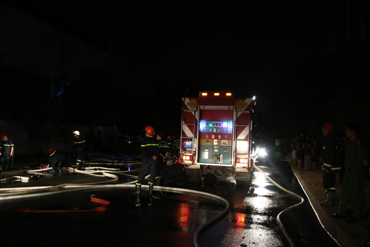 Phim truong Bee Studio tai Sai Gon bi chay-Hinh-2