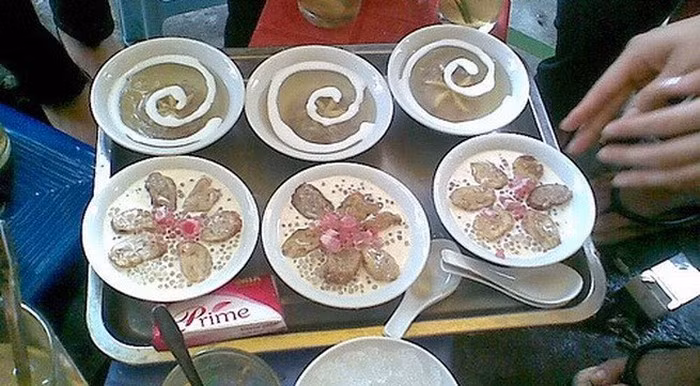 Chè khoai nóng: Món chè khoai nóng không thể thiếu trong những ngày giao mùa, những miếng khoai dẻo trộn trong nước cốt dừa, vị ngọt thanh khiến cho các chị em ăn là nhớ mãi. Ảnh:GiaDinh.net.vn.