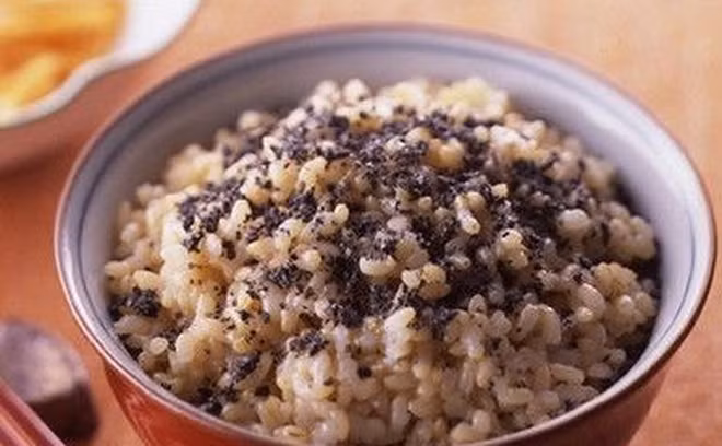 An gao lut muoi vung, nguoi phu nu nguy kich: An chay the nao cho dung?