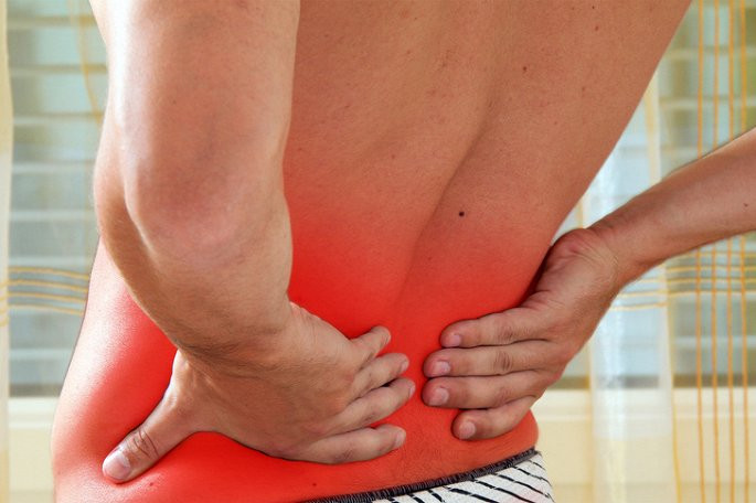 Đau khớp thường xuyên: Đau khớp là dấu hiệu sớm điển hình của việc thiếu vitamin C. Bởi vitamin C hoạt động như một chất chống oxy hóa, chống viêm nhiễm. Thiếu vitamin C sẽ khiến cơ thể dễ viêm và đau khớp. 