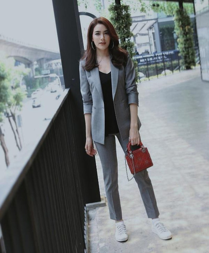 Kimmy Kimberley cũng mang trong mình vẻ đẹp lai vô cùng quyến rũ. Nhan sắc của nữ diễn viên Thái Lan này được đánh giá là càng nhìn càng hấp dẫn.