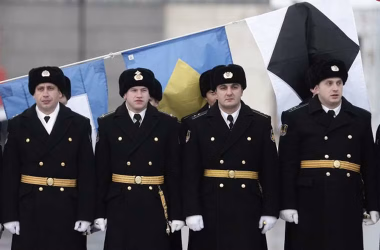 Thủy thủ đoàn tàu ngầm Kilo Rostov-on-Don.