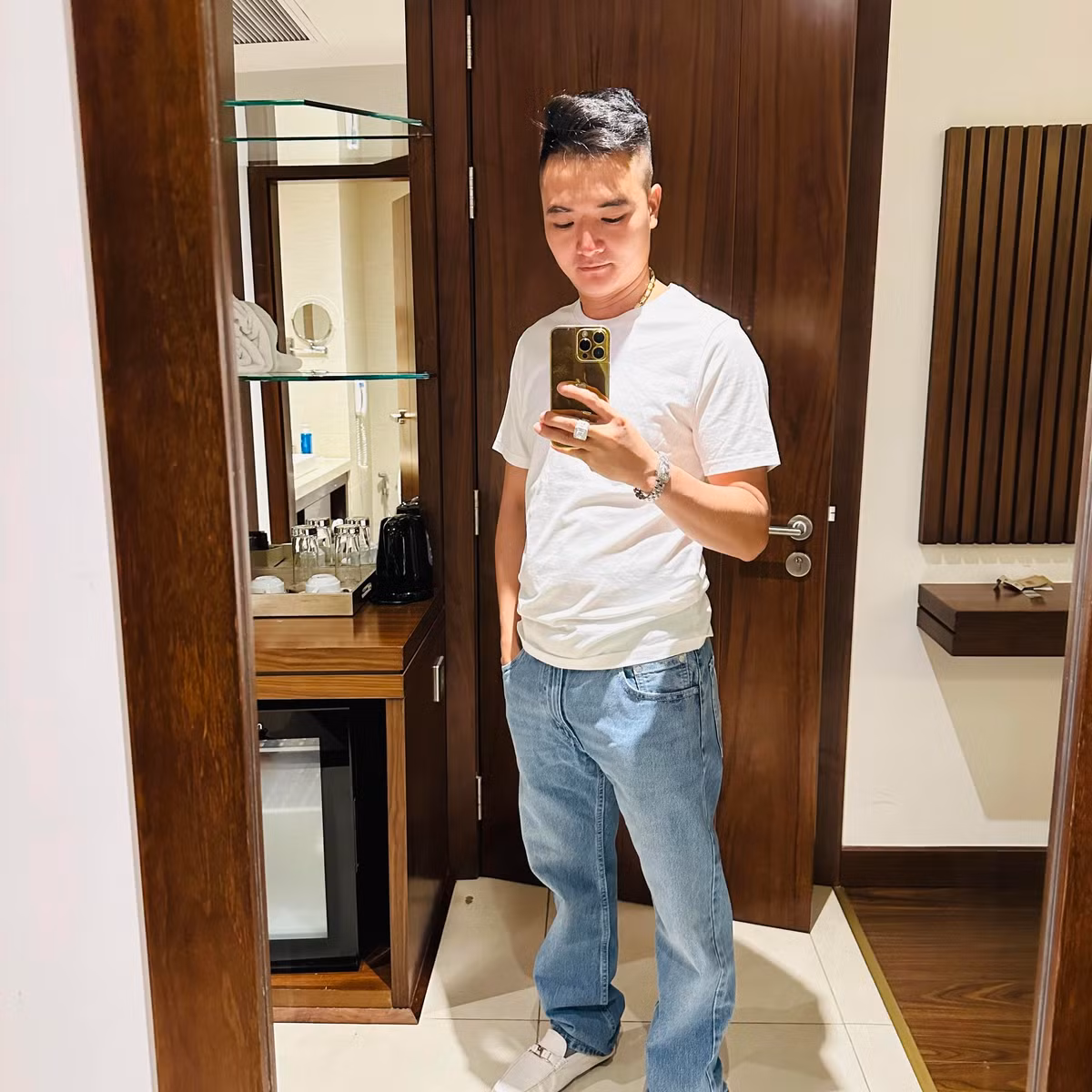 Để phục vụ công tác điều tra mở rộng, Công an tỉnh Quảng Trị thông báo rộng rãi kết quả xử lý ban đầu nguồn tin về tội phạm nói trên và đề nghị quần chúng nhân dân tích cực cung cấp thông tin, tài liệu về các hành vi vi phạm pháp luật của Nguyễn Quốc Quân, Nguyễn Phi Cường và Hoàng Thái Mạnh đến cơ quan chức năng theo địa chỉ Văn Phòng Cơ quan CSĐT Công an tỉnh Quảng Trị, Km 2, Quốc lộ 9, TP Đông Hà, tỉnh Quảng Trị, số điện thoại 0694120243.