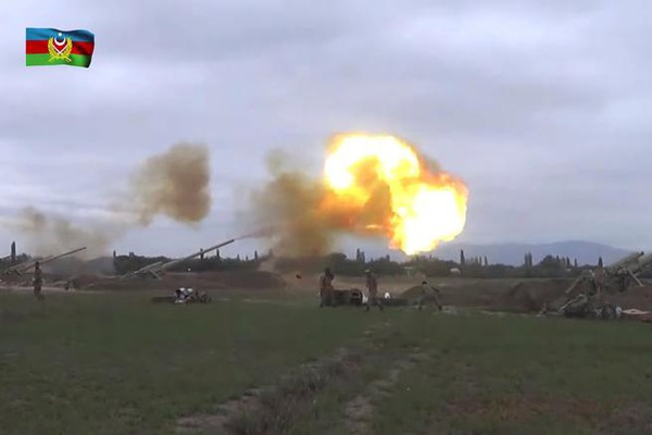 Cuộc đụng độ ác liệt giữa Armenia và Azerbaijan tại một địa điểm chưa xác định ở Nagorno-Karabakh.