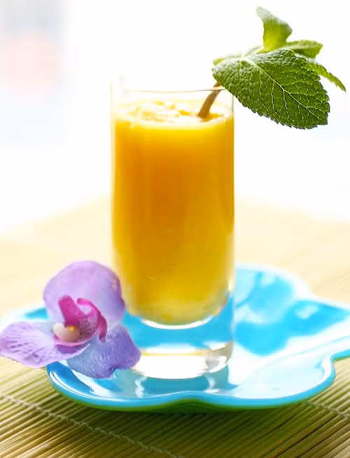 Nếu thực sự cần bổ sung vitamin, tốt nhất nên tham khảo ý kiến bác sĩ về chế độ ăn uống lành mạnh thay vì lạm dụng loại nước uống này.