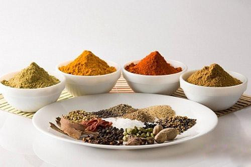 Sử dụng các hương liệu tự nhiên. Giống như thịt nướng, sử dụng hương liệu tự nhiên trong quá trình nấu nướng sẽ an toàn hơn nhiều so với việc lạm dụng các hóa chất tạo mùi. Bên cạnh đó, quá trình nướng rau củ góp phần khiến lượng đường tự nhiên trong chúng phát ra loại hương vị hấp dẫn hơn so với việc luộc hoặc hấp.