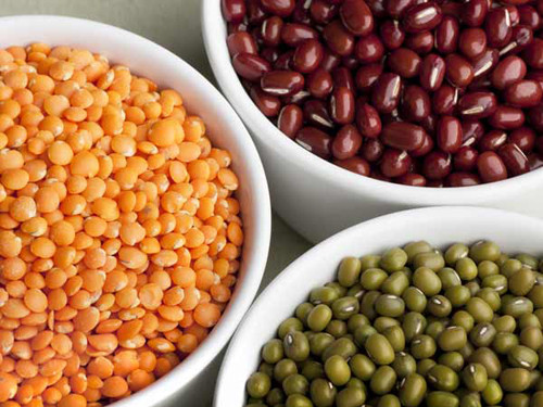 Các loại đậu. Đậu dễ dàng chế biến thành nhiều món ngon, có lợi cho sức khỏe. Dù vậy không nên ăn quá nhiều bởi thưởng thức nhiều món từ đậu dễ sản sinh khí carbohydrate gây đầy bụng.